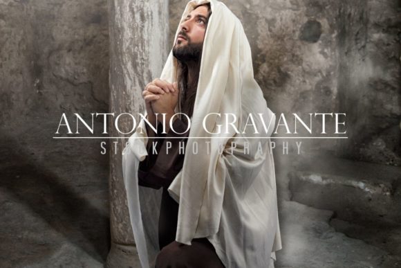 Jesus Kneels in Prayer: Evaluating Its Significance for Personal Devotion